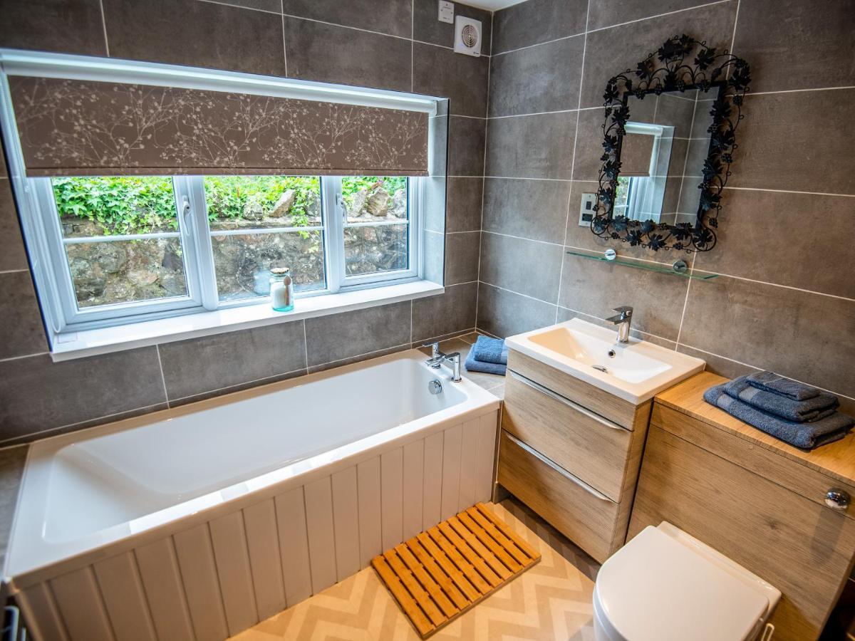 Eleri Cottage เกรทมัลเวิร์น ภายนอก รูปภาพ